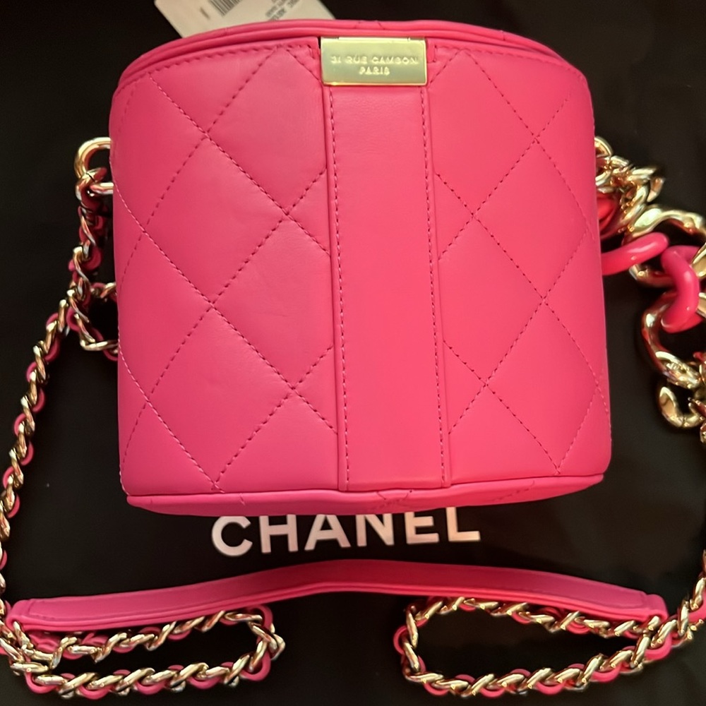 NEW LOW PRICE👍
New rare CHANEL bag. Comes with dust bag, box, authenticity card - Picture 8 of 9